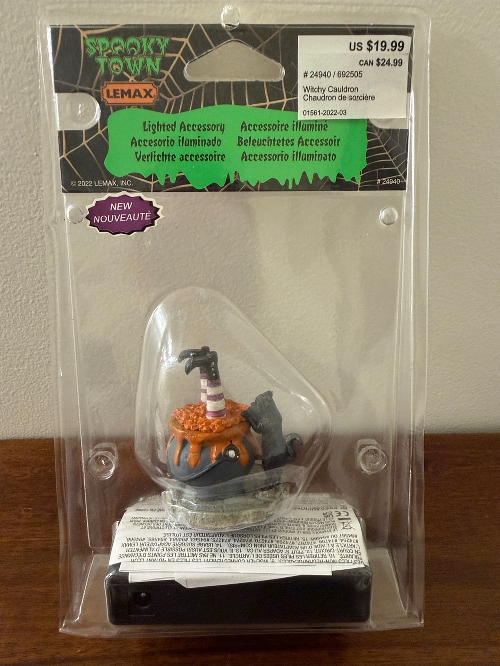 New Lemax Spooky Town Witchy Cauldron Lighted Accessory Black Cat Halloween NIP